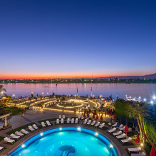 800x600 shr luxor pool deck night 2 Sonesta St George pool deck night 2