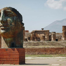 pompeii statue unsplash