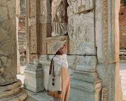 ancient ruins izmir turkey unsplash ancient ruins izmir turkey unsplash